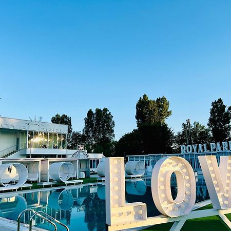 Royal Park Complex Otel Bascov Dış mekan fotoğraf