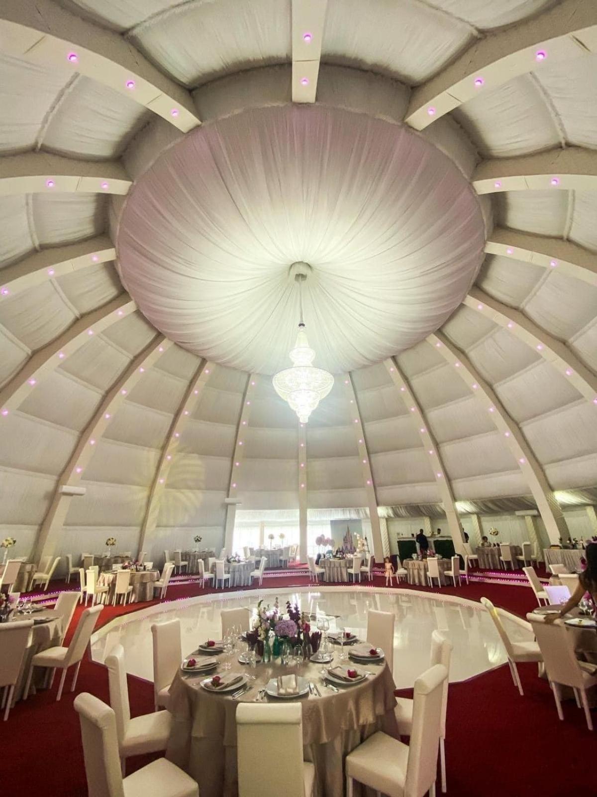 Royal Park Complex Otel Bascov Dış mekan fotoğraf
