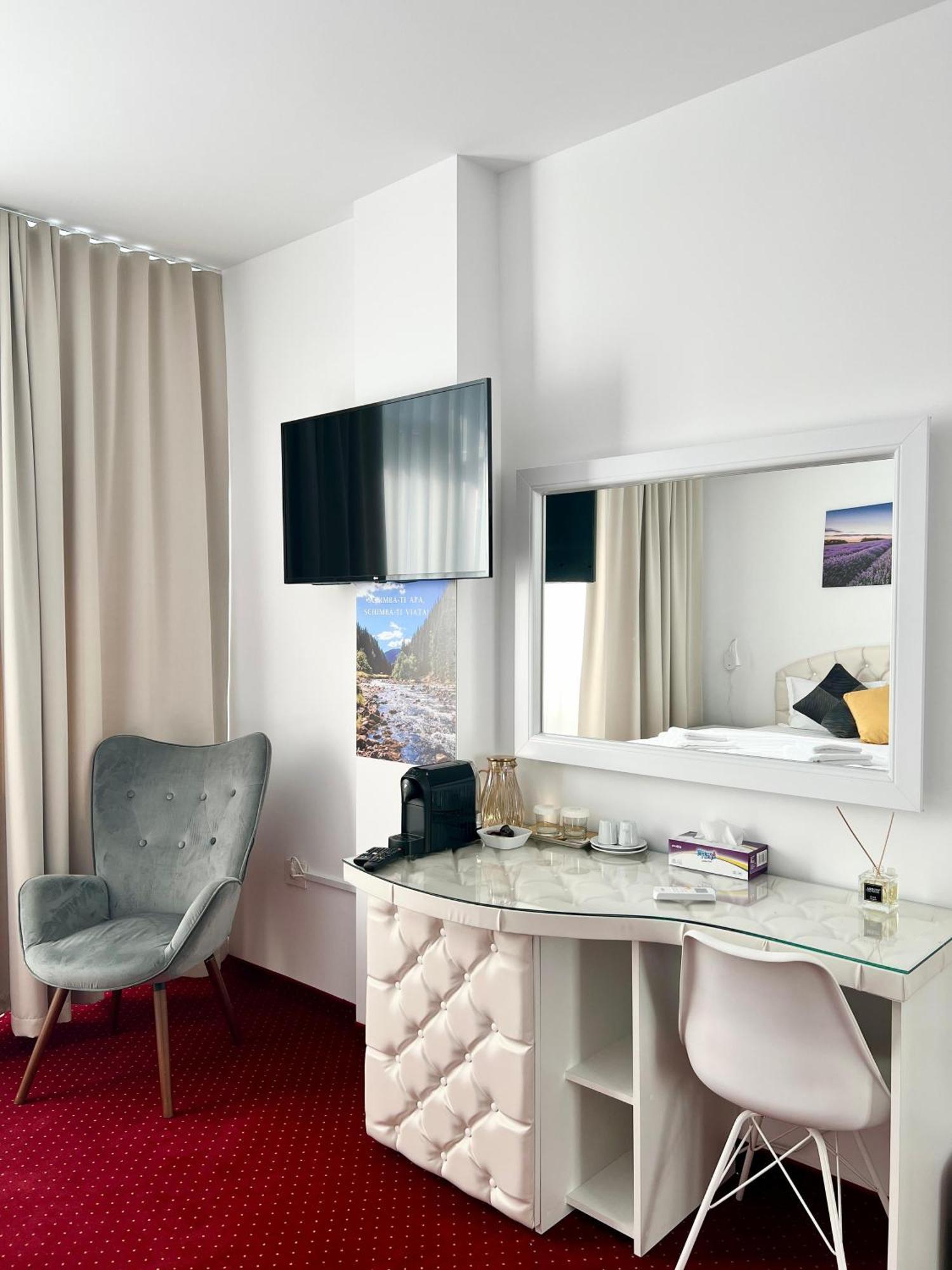 Royal Park Complex Otel Bascov Dış mekan fotoğraf