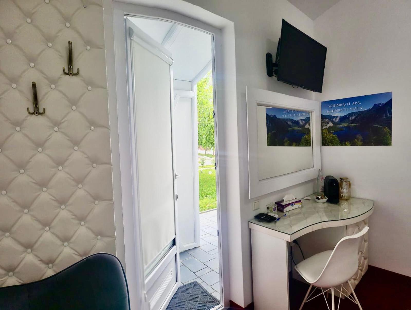 Royal Park Complex Otel Bascov Dış mekan fotoğraf